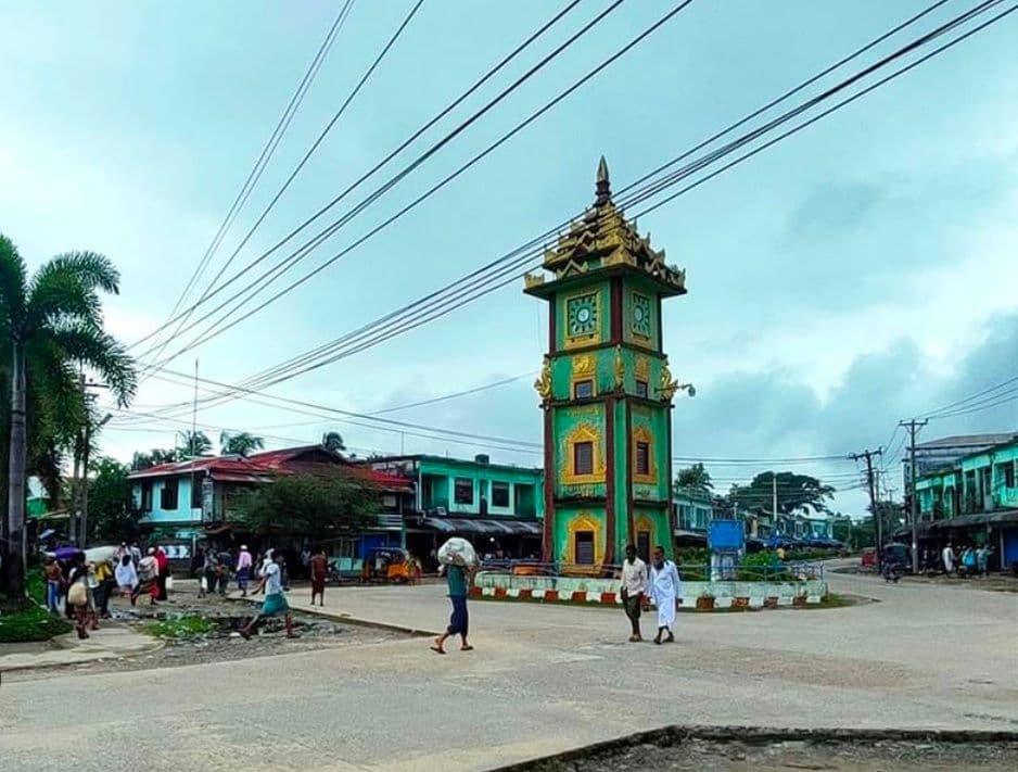 Arakan Army Imposes Night Curfew in Maungdaw, Residents Ordered to Build Bomb Shelters