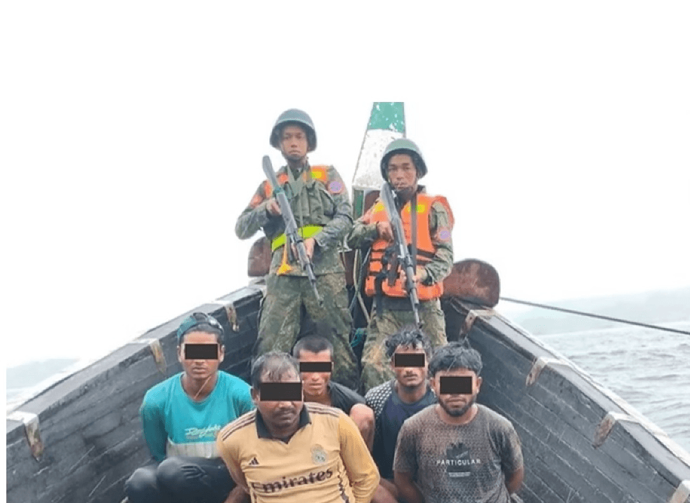 Arakan Army Detains Five Fishermen Along With Bangladeshi Trawler off Teknaf Coast, Families Fear for Their Safety